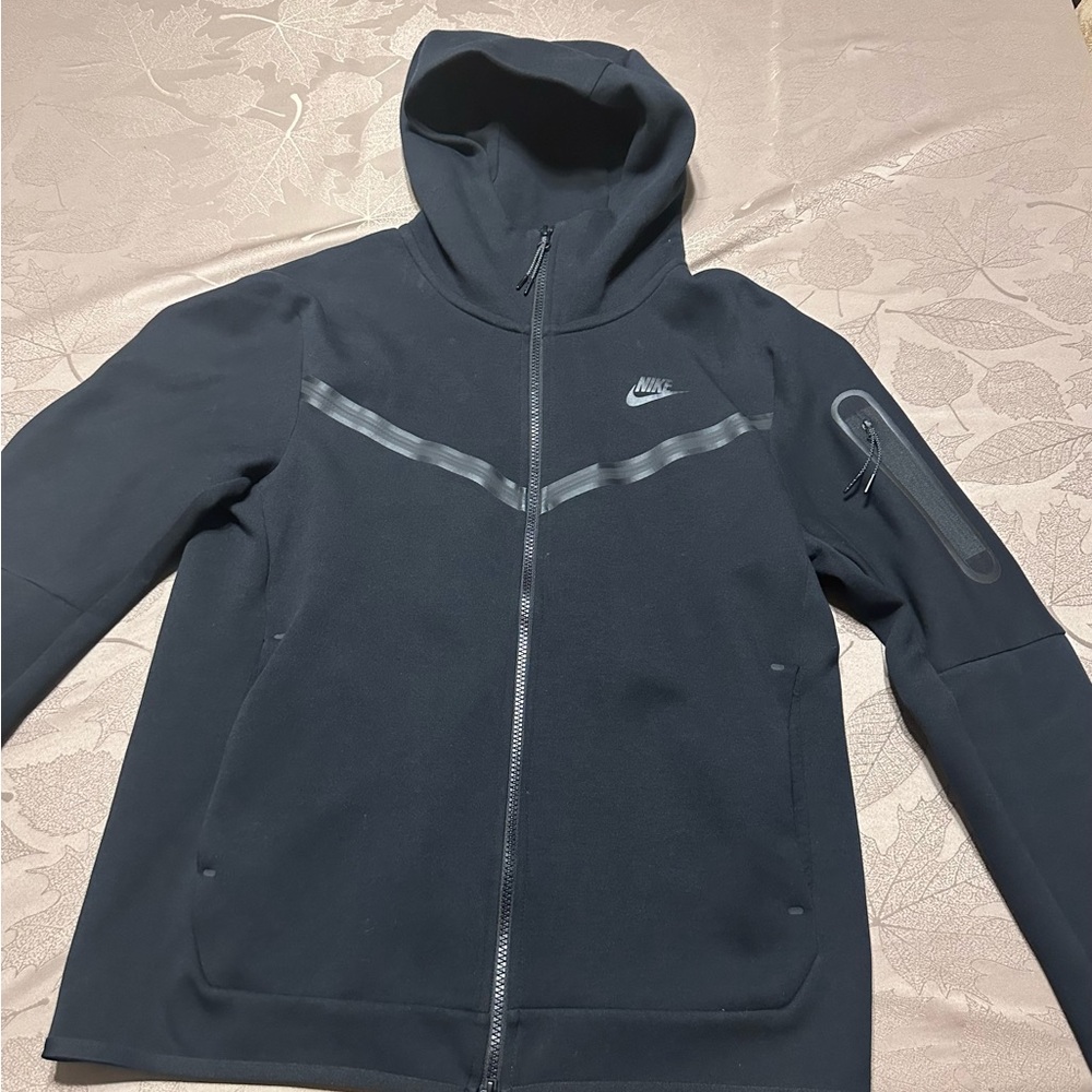 Nike tech fleece - Black size Medium